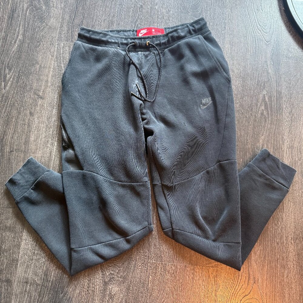 Nike Black Jogger Sweatpants – Size Small